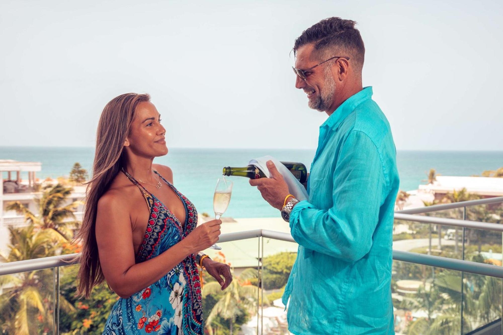 Sonesta Maho Beach All Inclusive Resort Casino & Spa Exteriör bild