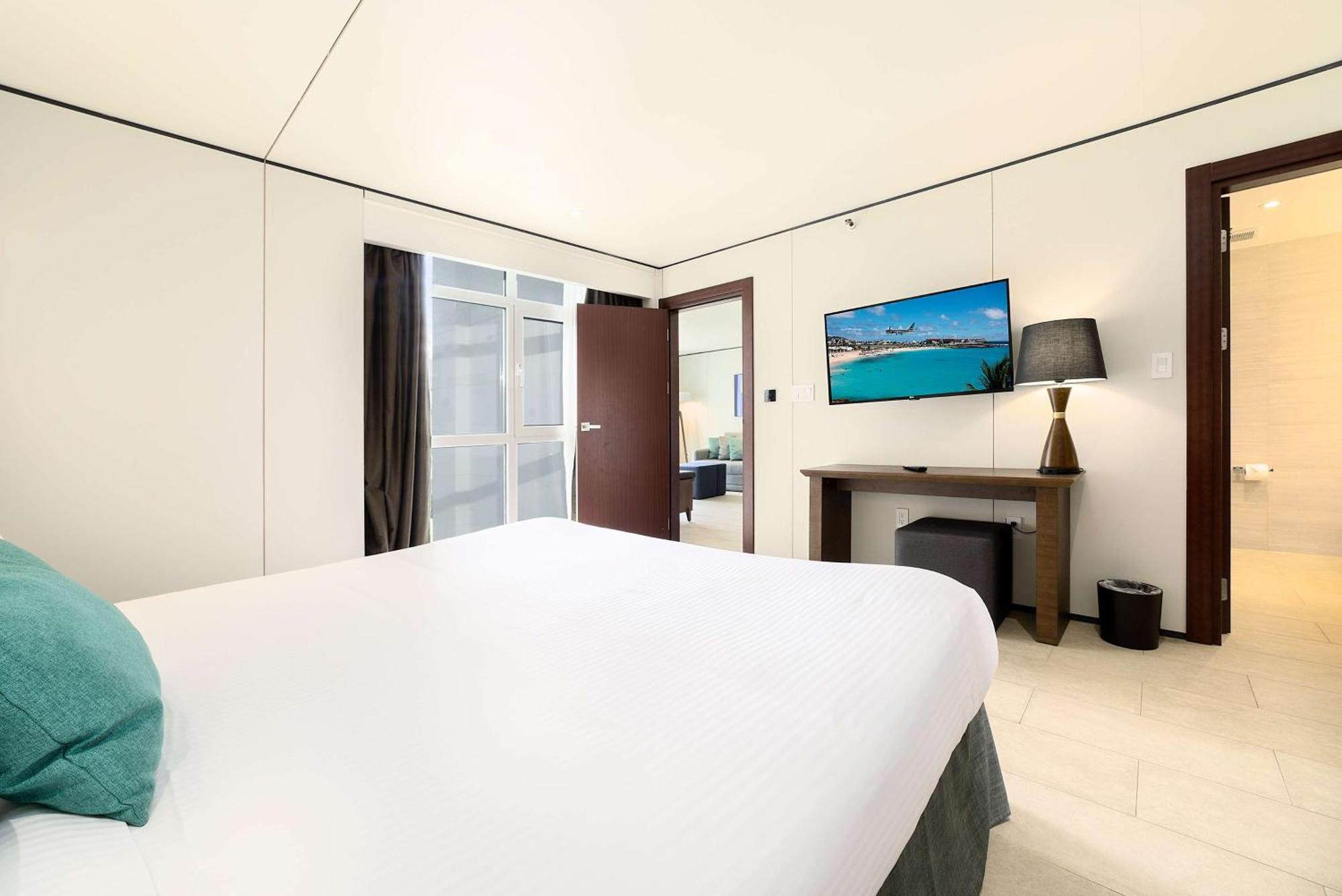 Sonesta Maho Beach All Inclusive Resort Casino & Spa Exteriör bild
