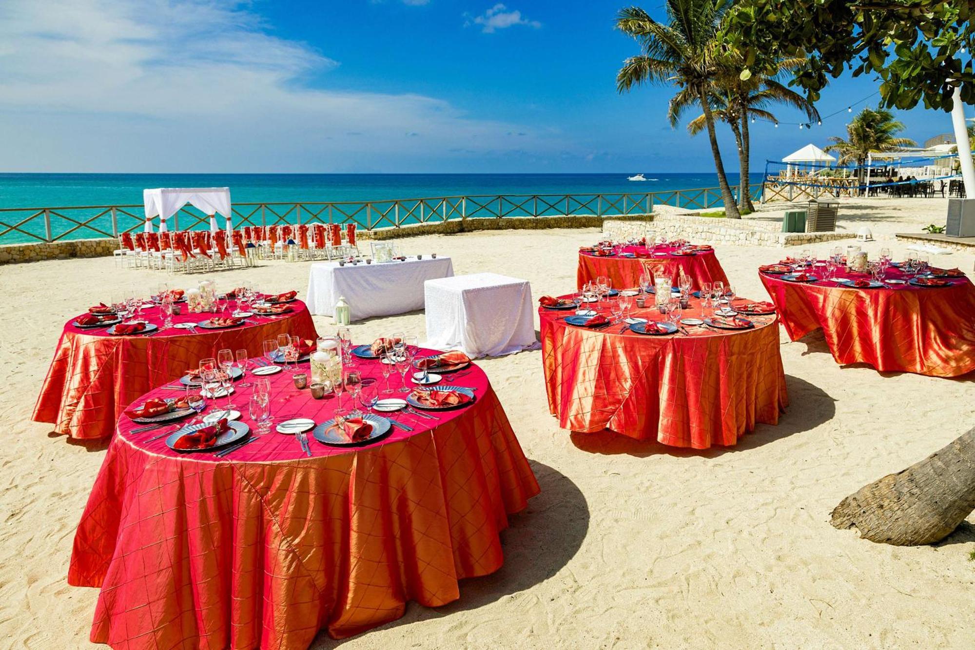 Sonesta Maho Beach All Inclusive Resort Casino & Spa Exteriör bild