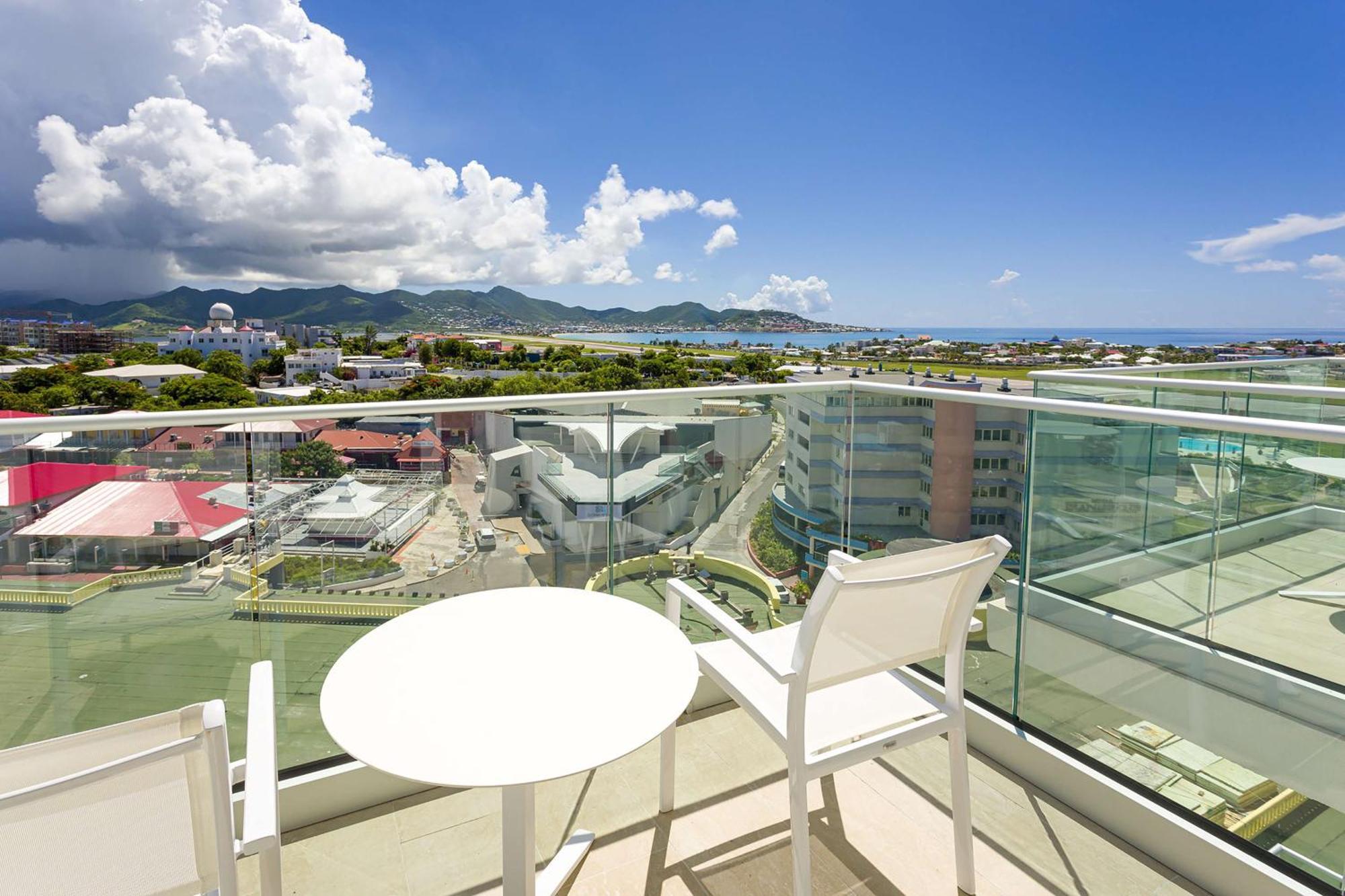 Sonesta Maho Beach All Inclusive Resort Casino & Spa Exteriör bild